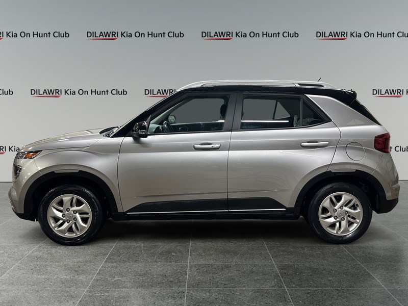 2023 Hyundai Venue Preferred IVT w/Two-Tone