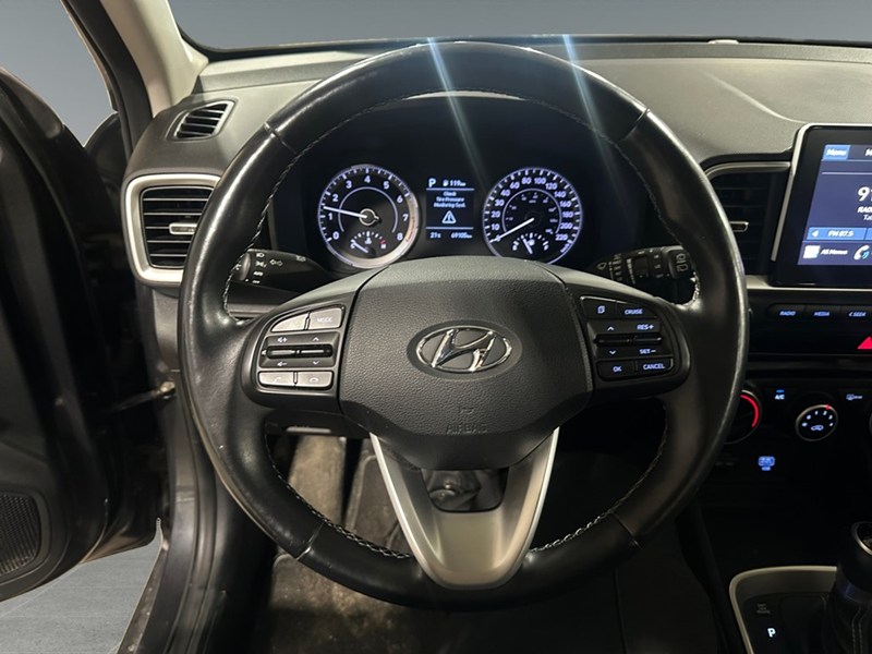 2021 Hyundai Venue Preferred IVT w/Two-Tone