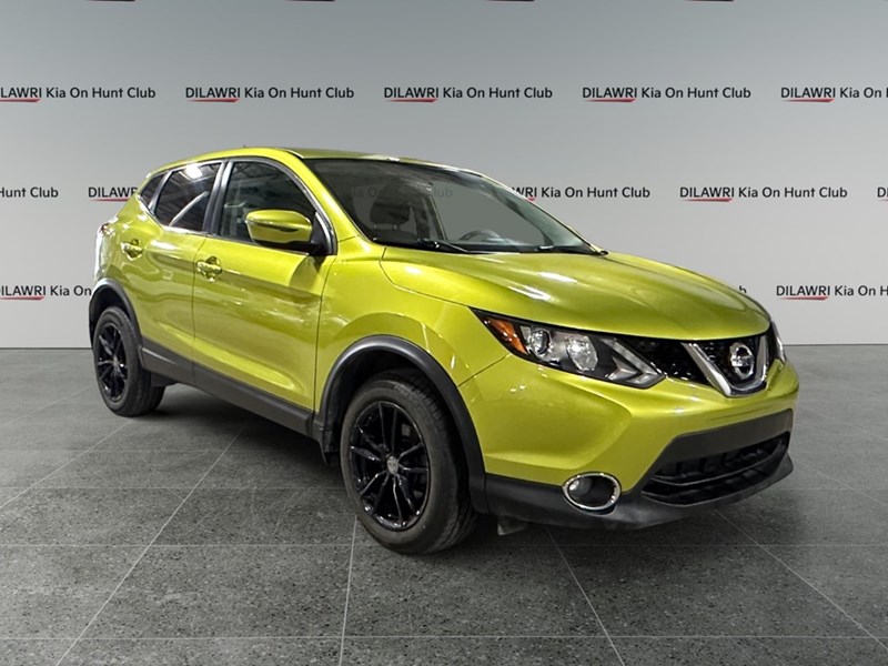 2017 Nissan Qashqai SV  W Sunroof