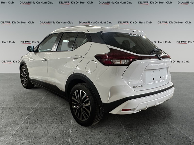 2025 Nissan Kicks Play SV FWD