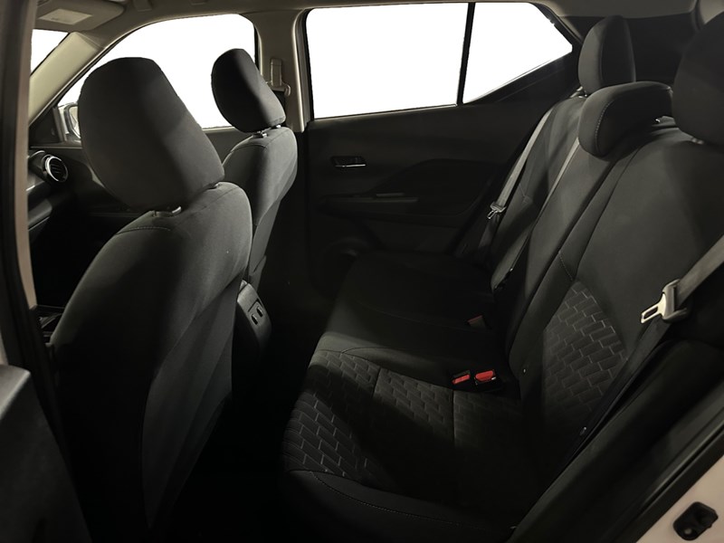 2025 Nissan Kicks Play SV FWD