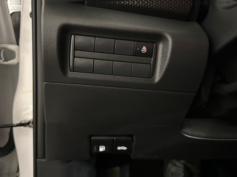 2025 Nissan Kicks Play SV FWD