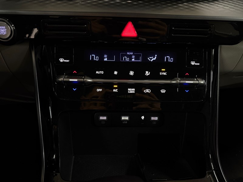 2022 Kia Carnival LX+ FWD