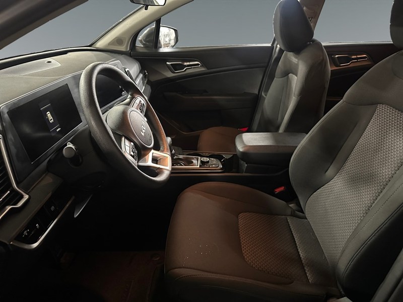 2024 Kia Sportage LX AWD I LOW KM I CAR PLAY I OFF LEASE