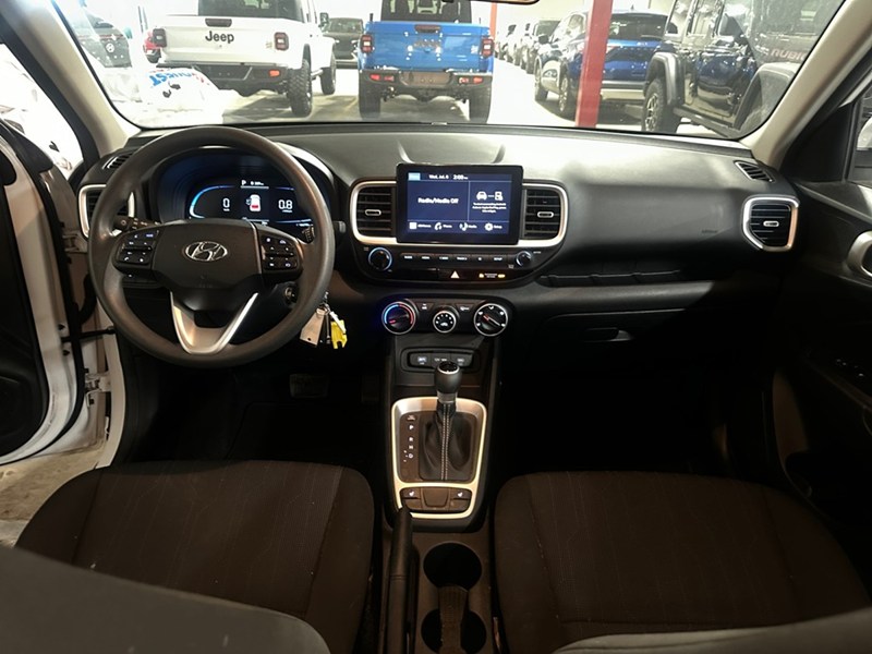 2023 Hyundai Venue ESSENTIAL I  CAR PLAY I HEATED SEATS