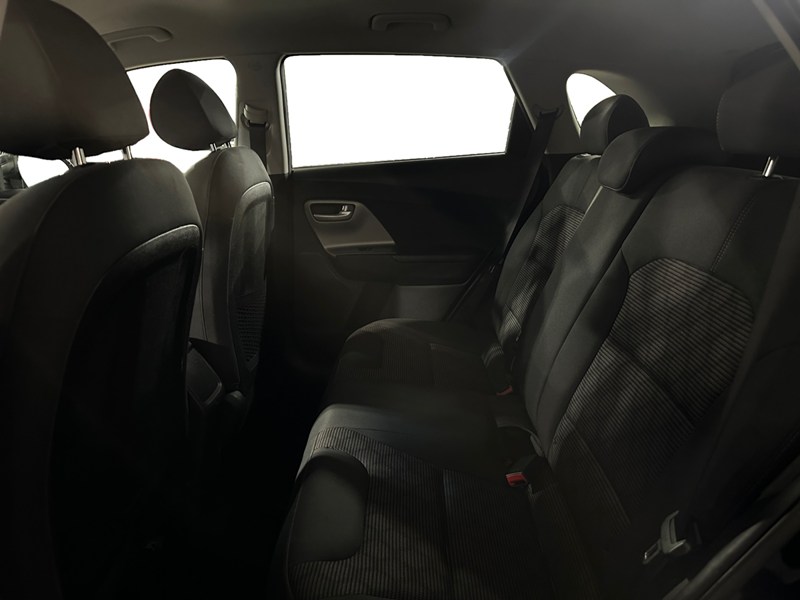 2017 Kia Niro FWD 4dr L