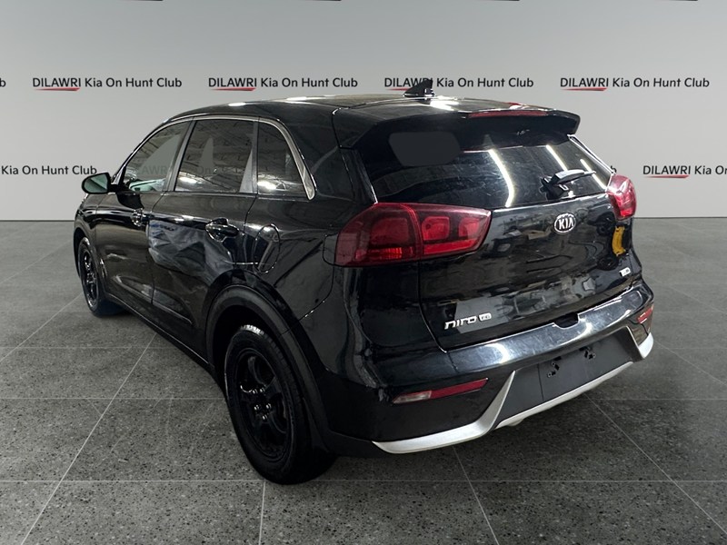2017 Kia Niro FWD 4dr L