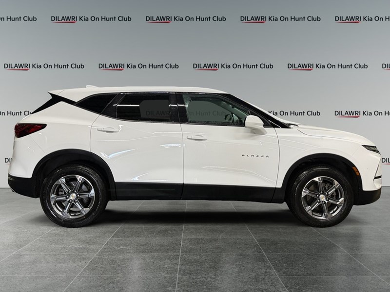 2023 Chevrolet Blazer AWD 4dr LT