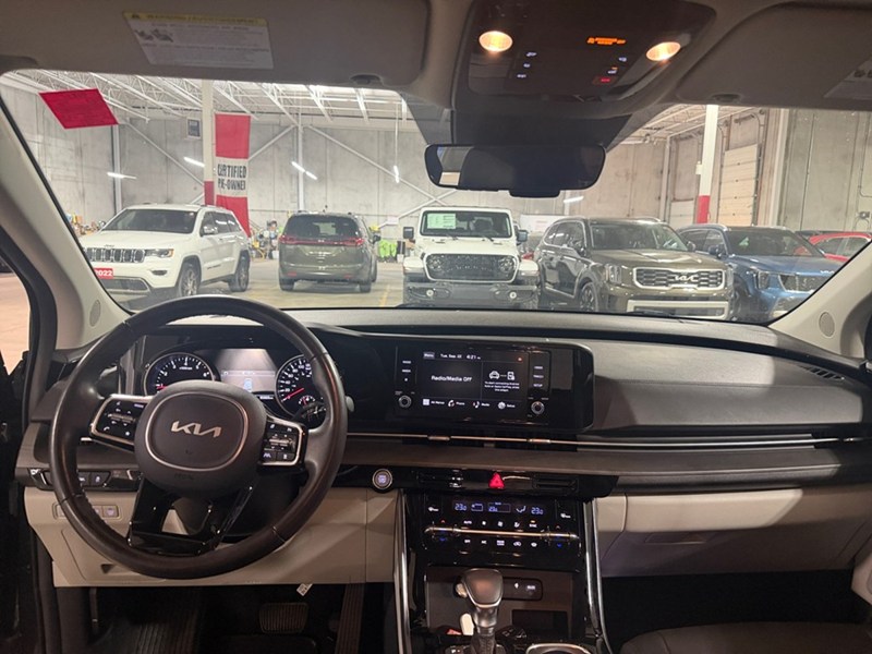 2023 Kia Carnival EX FWD