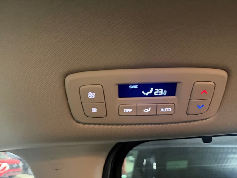 2023 Kia Carnival EX FWD