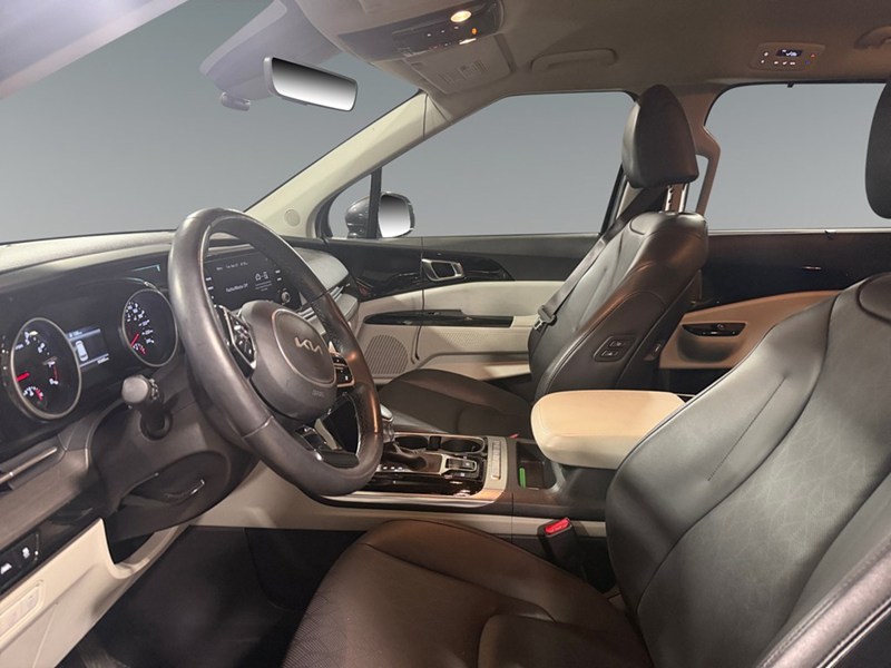 2023 Kia Carnival EX FWD