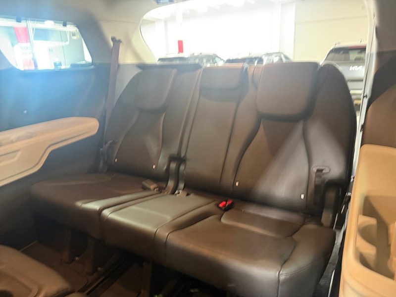 2023 Kia Carnival EX FWD