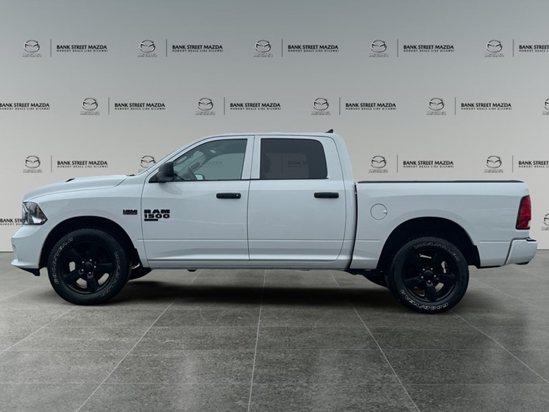 2023 RAM 1500 Classic Express 4x4 Crew Cab 5'7" Box