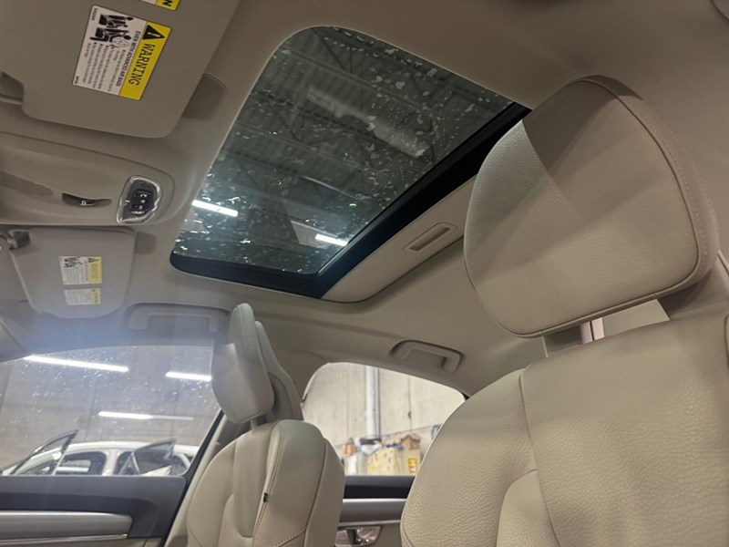 2017 Volvo S90 4dr Sdn T6 Momentum