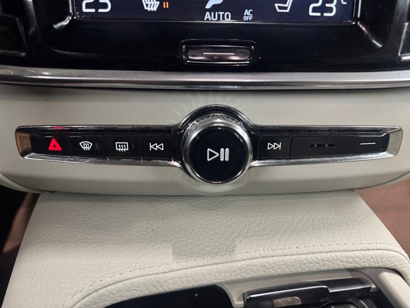 2017 Volvo S90 4dr Sdn T6 Momentum