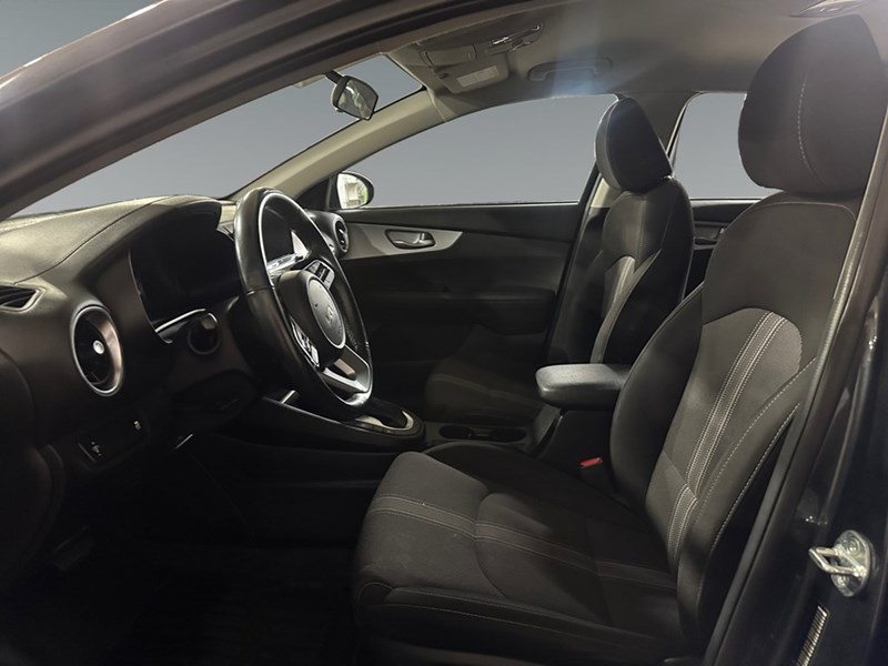 2023 Kia Forte LX IVT