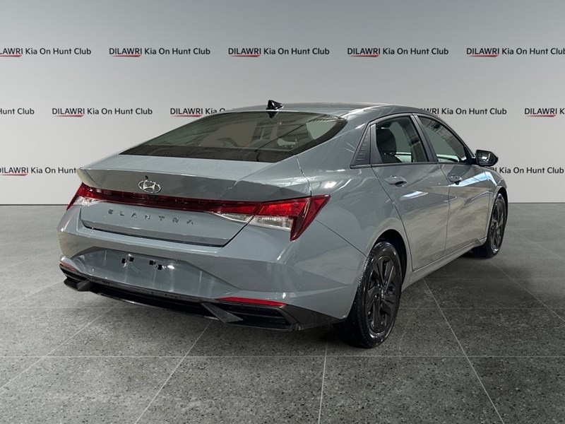 2022 Hyundai Elantra Preferred IVT w/Sun & Tech Package