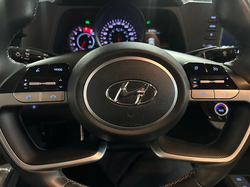 2022 Hyundai Elantra Preferred IVT w/Sun & Tech Package