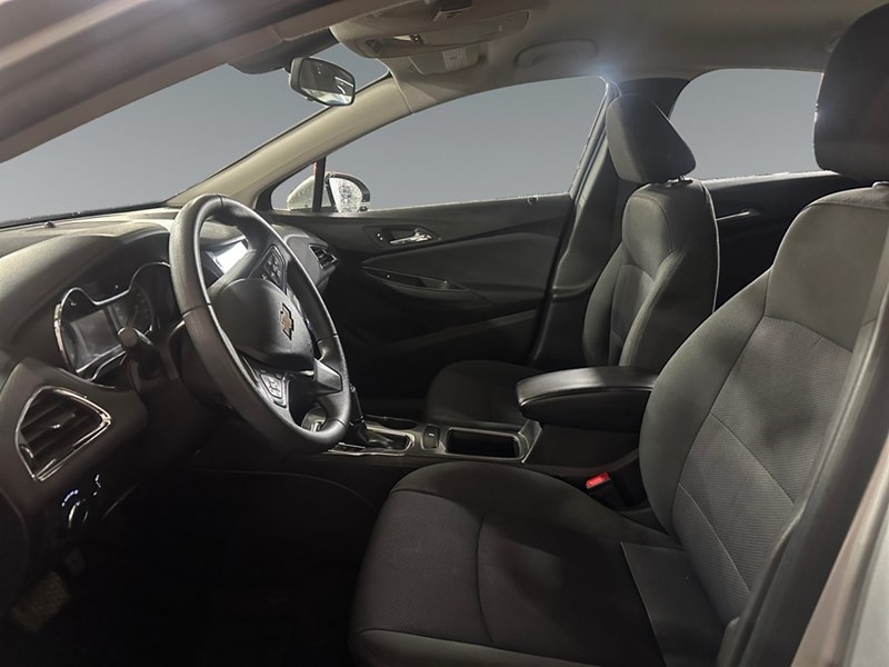 2018 Chevrolet Cruze 4dr HB 1.4L LT w/1SD