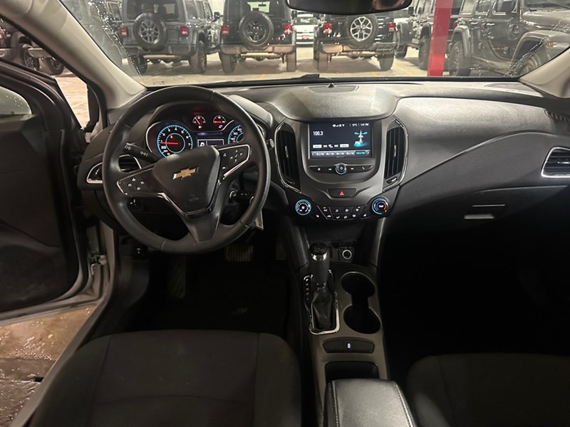 2018 Chevrolet Cruze 4dr HB 1.4L LT w/1SD