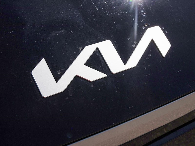 2026 Kia EV9 Land w/Plus Package AWD