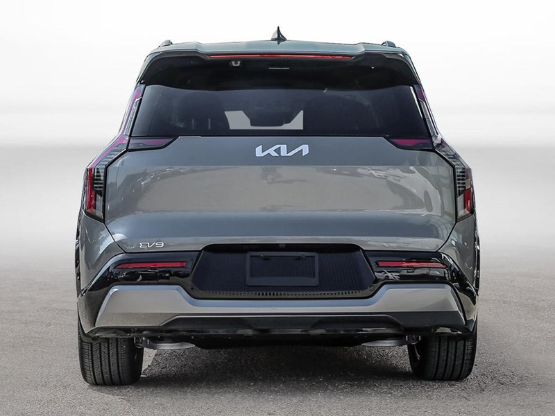 2026 Kia EV9 Land w/Premium Package AWD