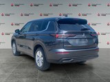 2025 Mitsubishi Outlander ES image 3