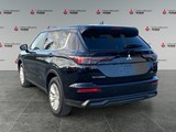 2025 Mitsubishi Outlander ES image 3