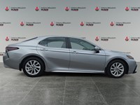 2024 Toyota Camry SE Auto