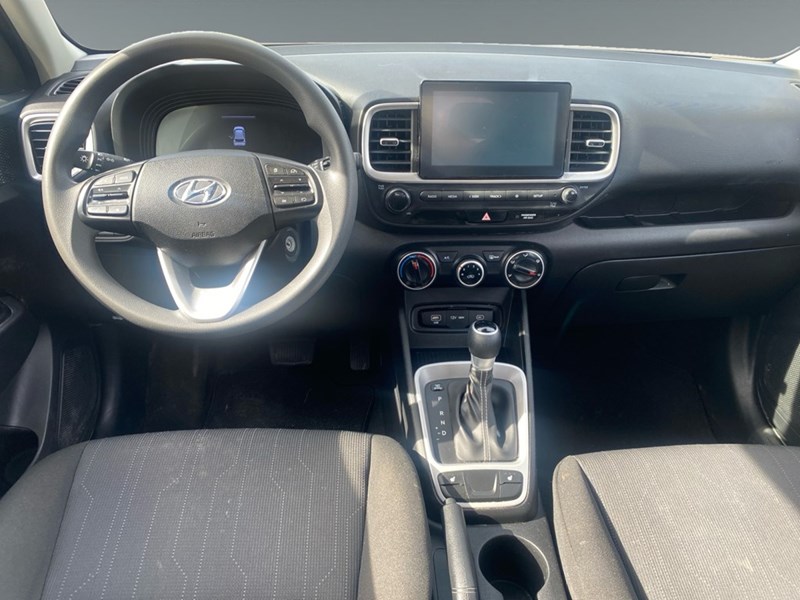 2024 Hyundai Venue Essential IVT