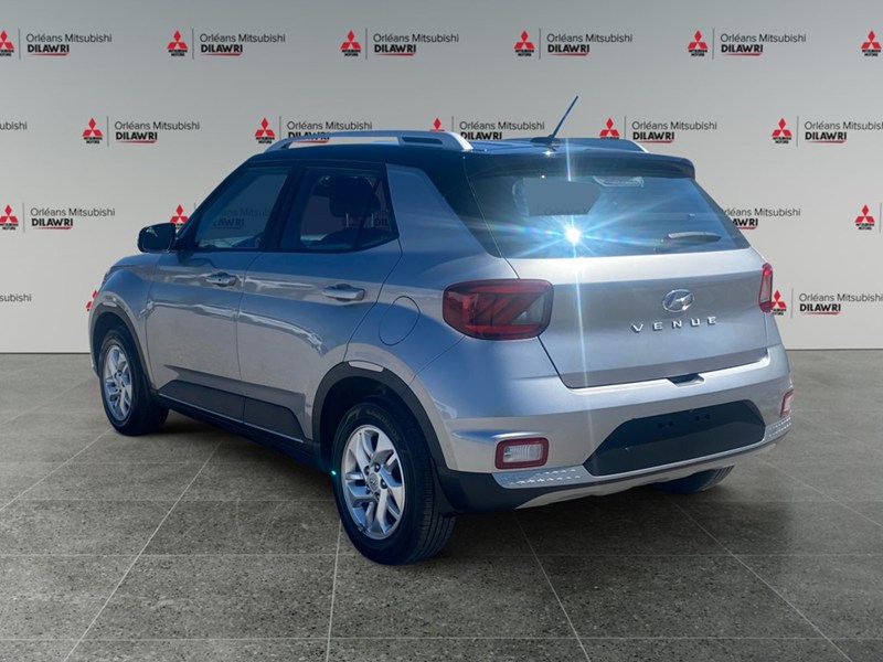 2023 Hyundai Venue Preferred IVT w/Two-Tone