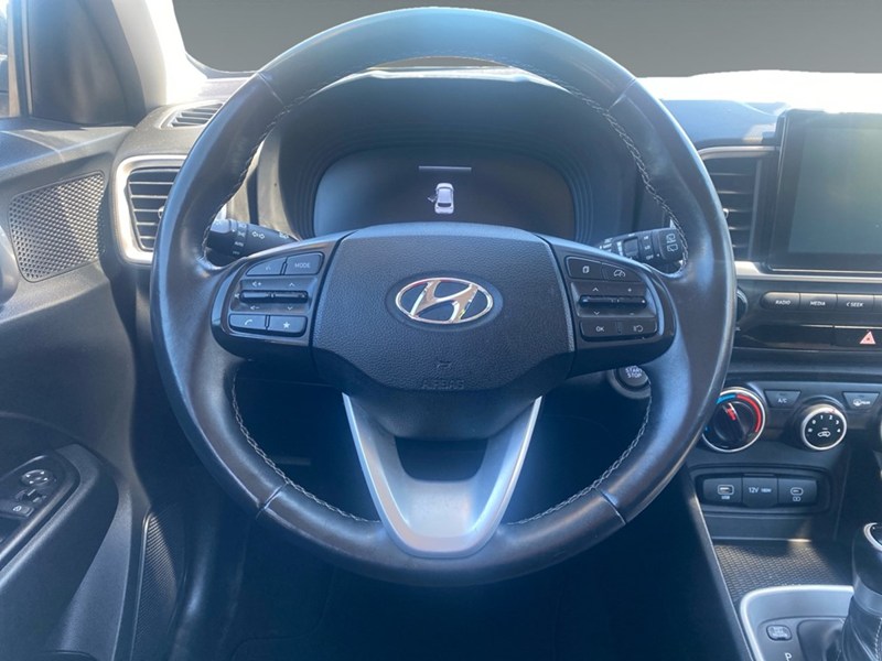 2023 Hyundai Venue Preferred IVT w/Two-Tone