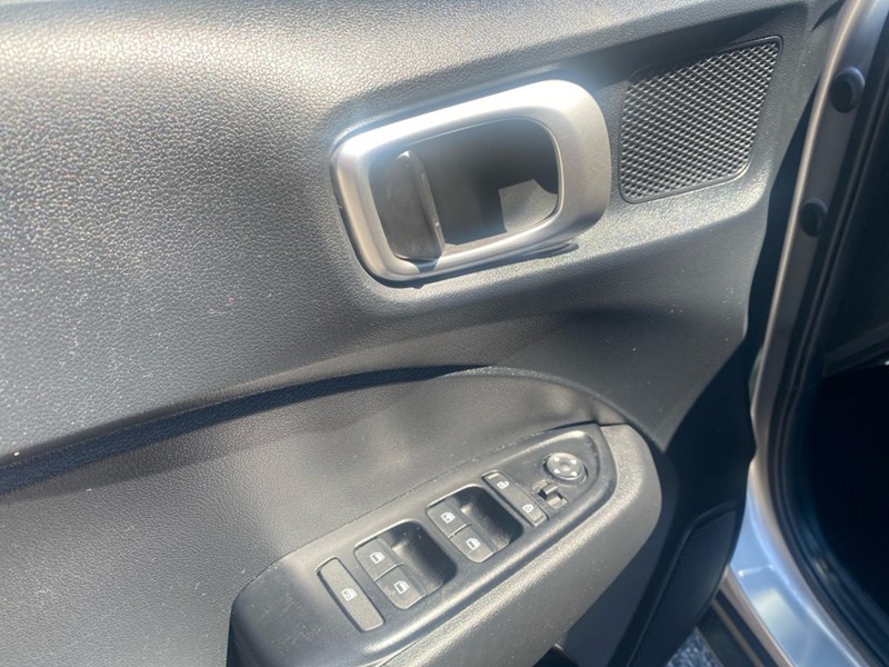 2023 Hyundai Venue Preferred IVT w/Two-Tone