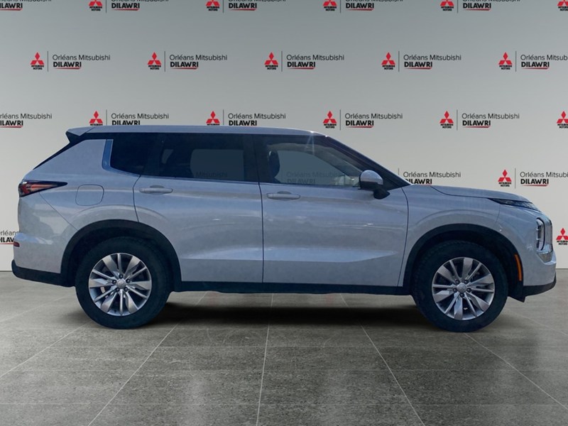 2025 Mitsubishi Outlander ES S-AWC