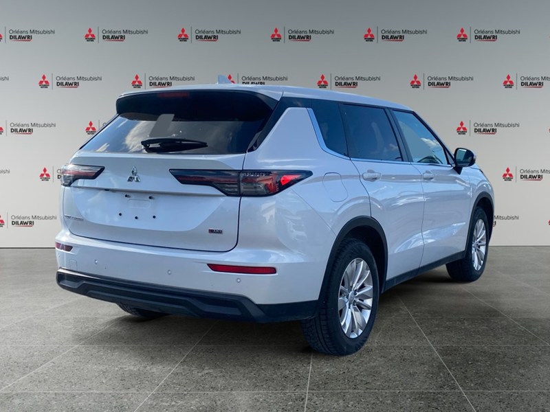 2025 Mitsubishi Outlander ES S-AWC