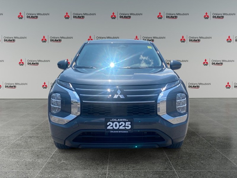 2025 Mitsubishi Outlander ES S-AWC