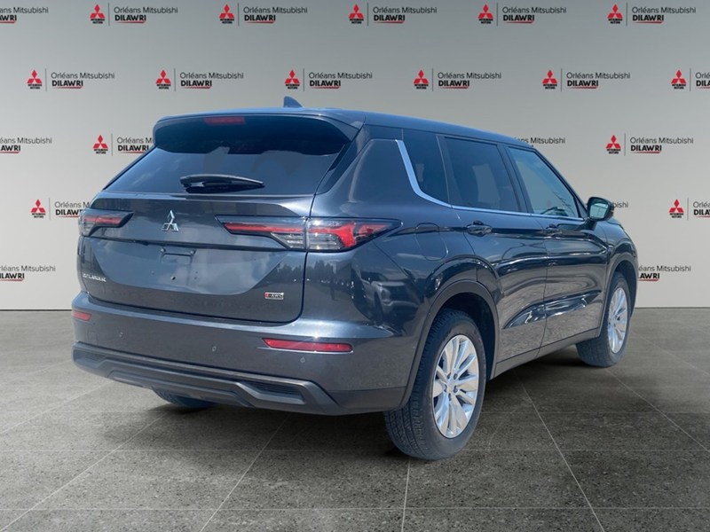 2025 Mitsubishi Outlander ES S-AWC