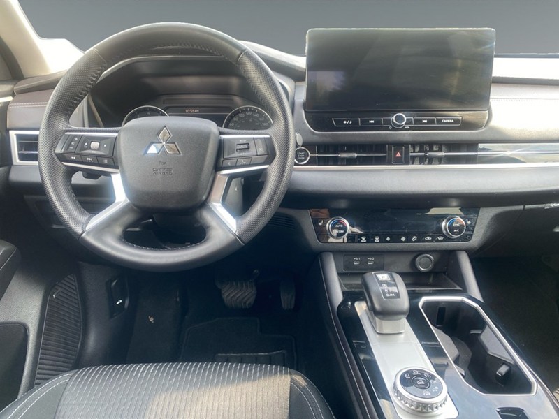2025 Mitsubishi Outlander ES S-AWC