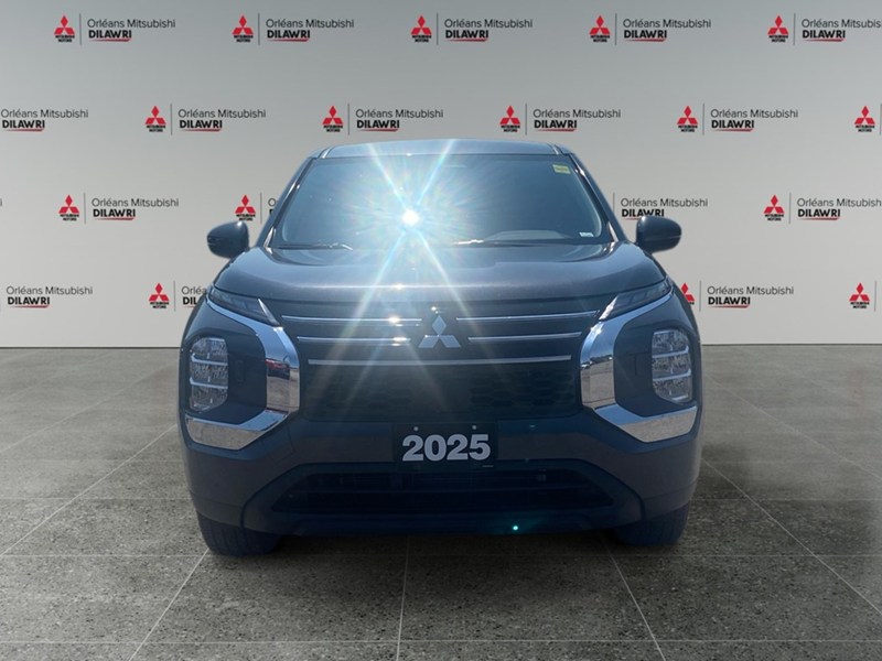 2025 Mitsubishi Outlander ES S-AWC