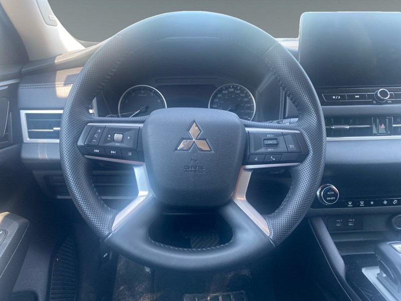 2025 Mitsubishi Outlander ES S-AWC