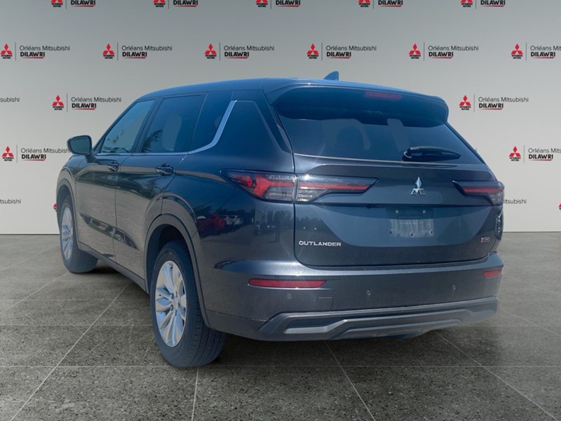 2025 Mitsubishi Outlander ES S-AWC
