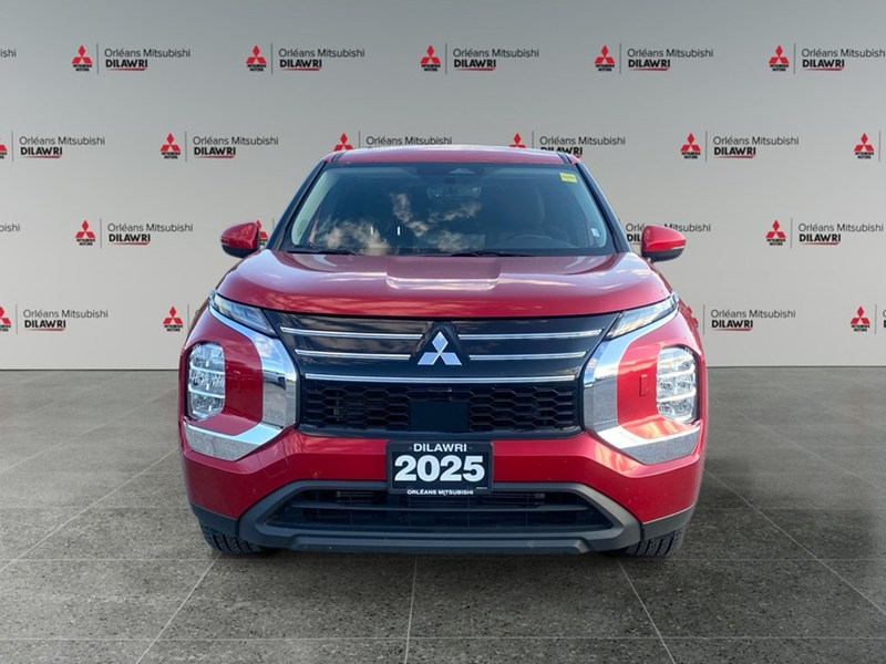 2025 Mitsubishi Outlander ES S-AWC