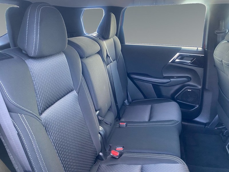 2025 Mitsubishi Outlander ES S-AWC