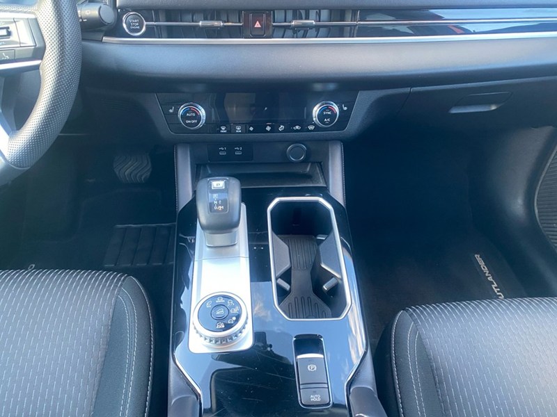 2025 Mitsubishi Outlander ES S-AWC