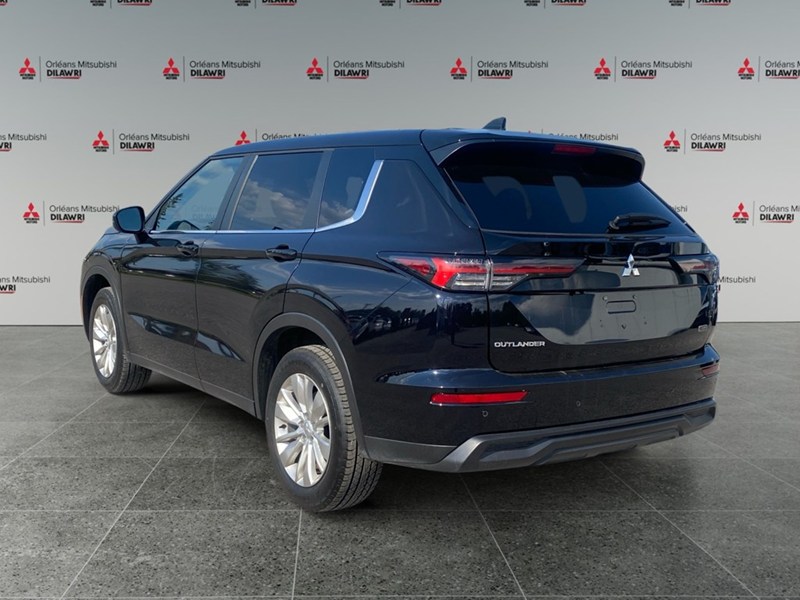2025 Mitsubishi Outlander ES S-AWC