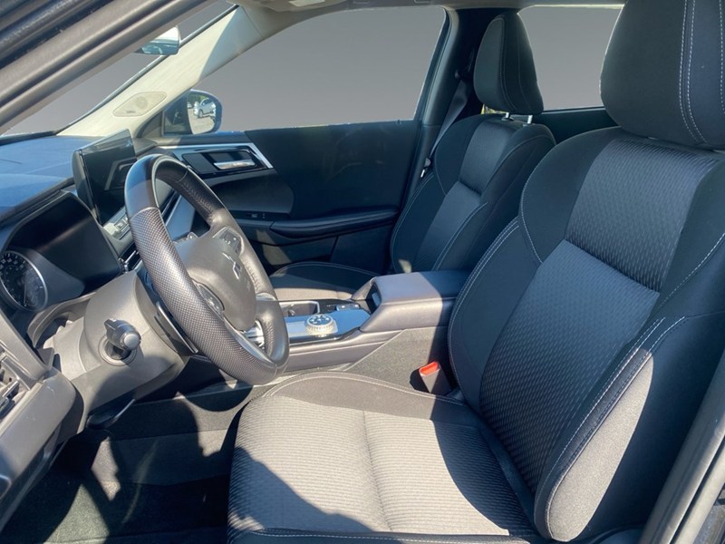 2025 Mitsubishi Outlander ES S-AWC