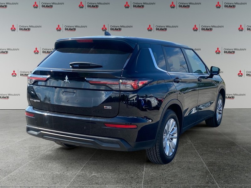 2025 Mitsubishi Outlander ES S-AWC