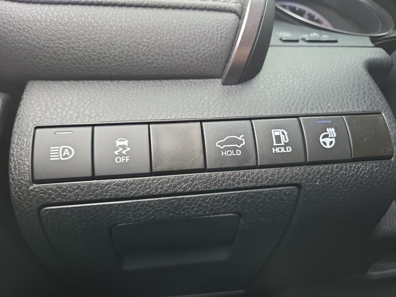 2024 Toyota Camry SE Auto