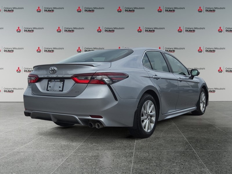 2024 Toyota Camry SE Auto