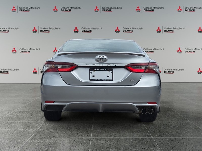 2024 Toyota Camry SE Auto